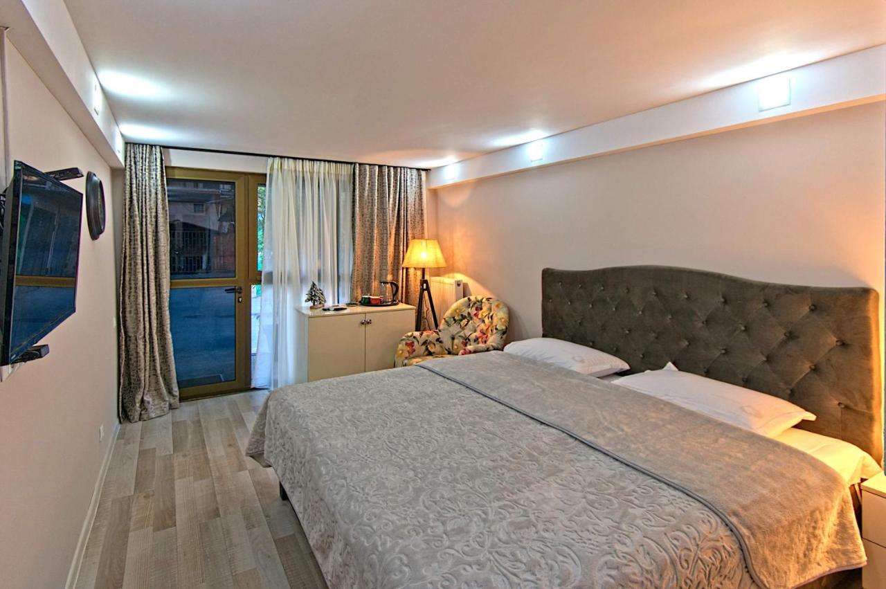 Sakhli At Chavchavadze Ave 15 Hotel Tbilisi Bagian luar foto